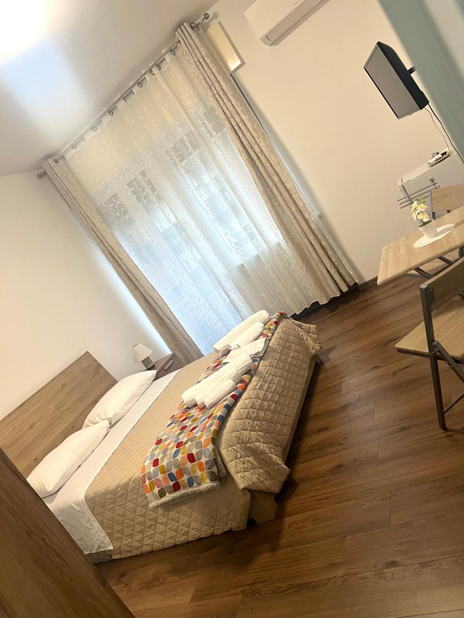 Juliet N - Rental Rooms Verona Luaran gambar